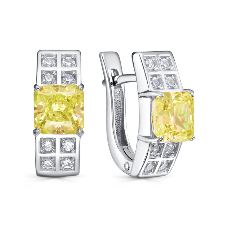 Серьги из серебра c бриллиантом
